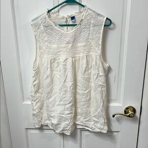 Women's White Sleeveless Top